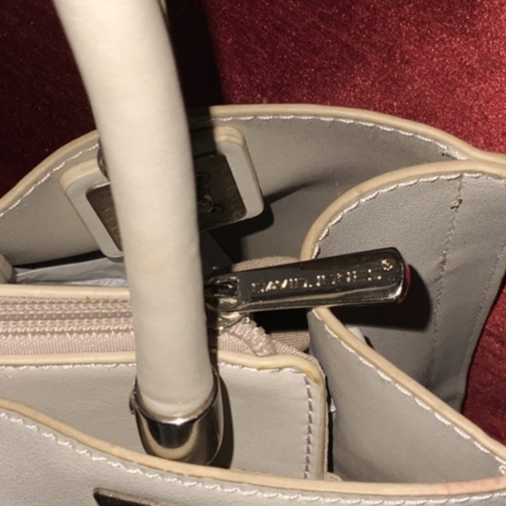 Handbag - Picture 3 of 10